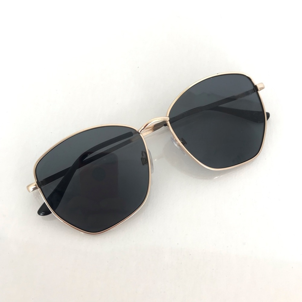 Frye and Co. Women's Gold Toned Aviator Sunglasses Metal Frames